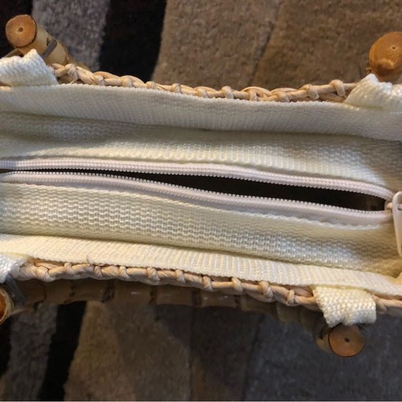 NWT Hawaii Straw Box Bag Jeweled Pineapple Zip Top Tropical Bamboo Handl… - Picture 3 of 5